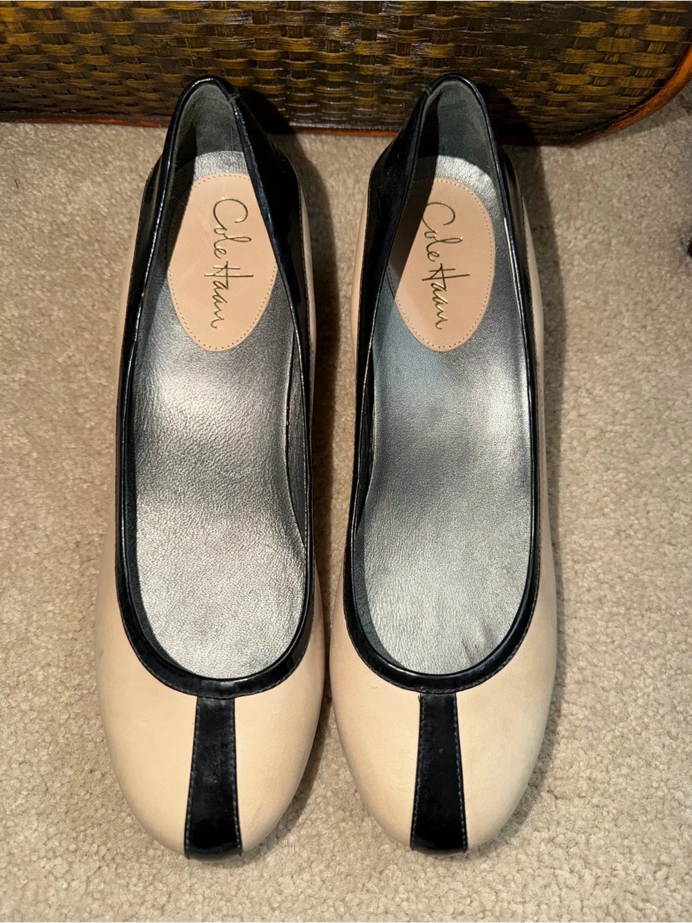 Cole Haan Nike Air Beige Black Colorblock Wedge Pumps Size 9.5B Comfort Shoes
